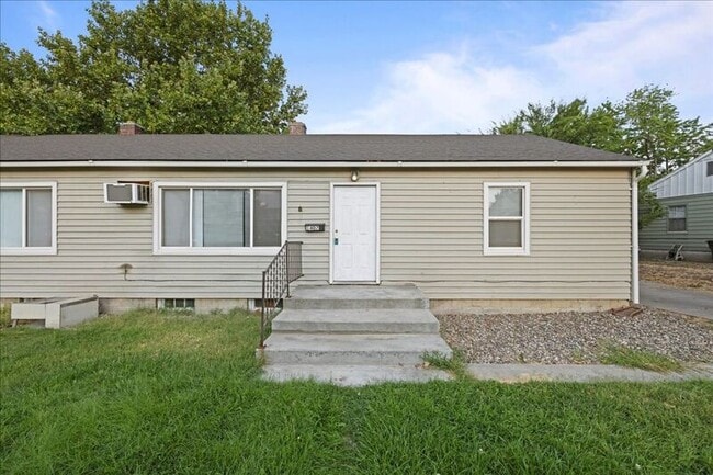 Building Photo - 1405/1407 Marshall Ave. Unit 1407