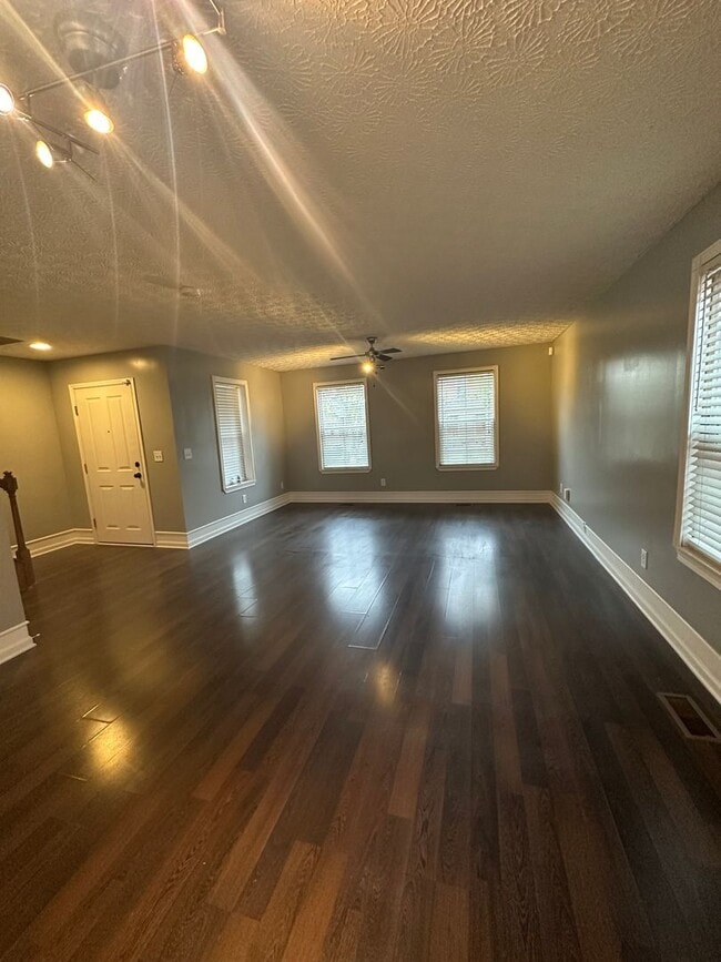 Photo - Introducing a stunning three-bedroom, two and a half bathroom home for rent in Columbus, OH!