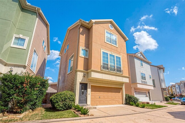 Photo - 3302 Clearview Cir