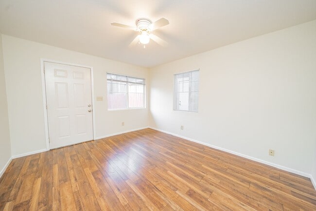 Photo - 1215 E 5th St Apartment Unit B