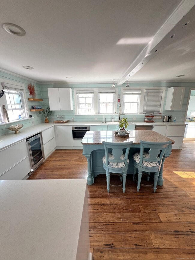 Photo - 19 Bayview Ave