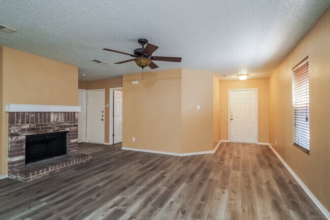 Photo - 5213 Bedfordshire Dr