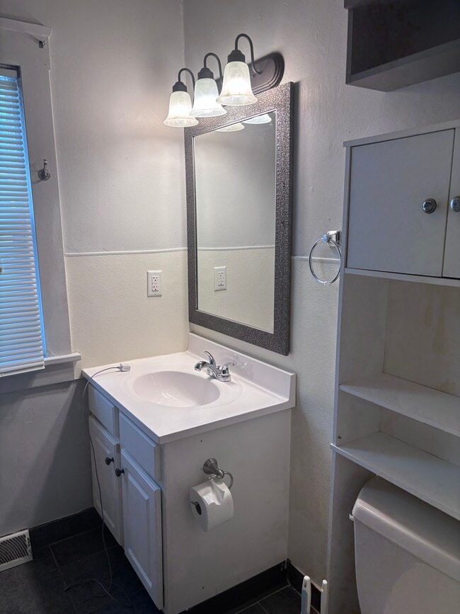 Photo - 404 S Oak St