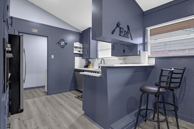 Building Photo - 11103 Greenwillow Dr