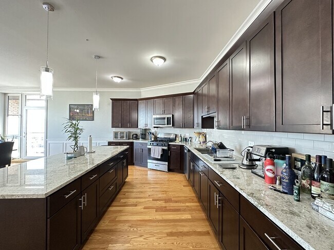 Photo - 522 N Western Ave Unidad J04P