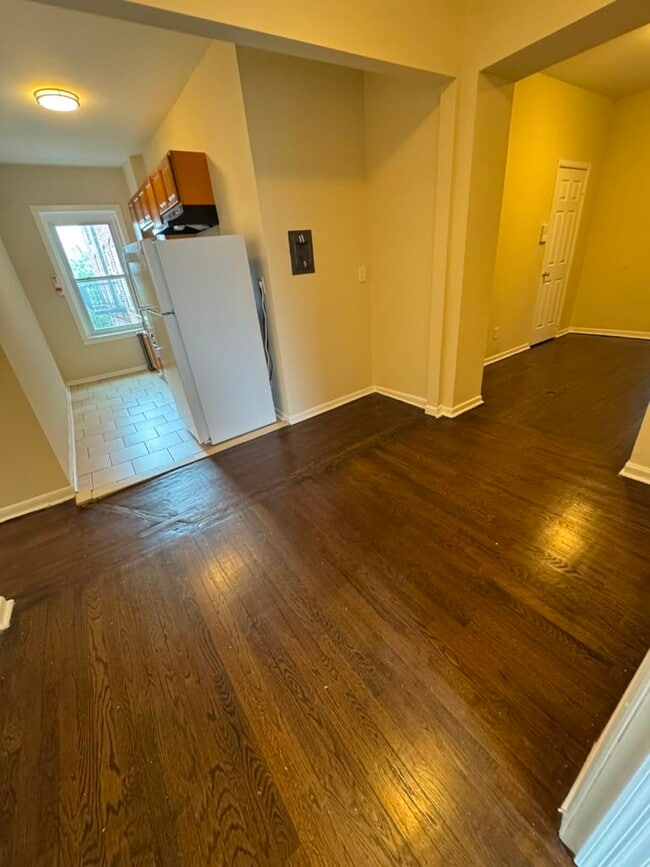 Photo - 219 Roseville Ave