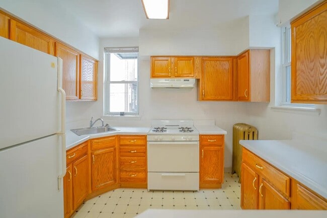 Photo - 859 Granite St