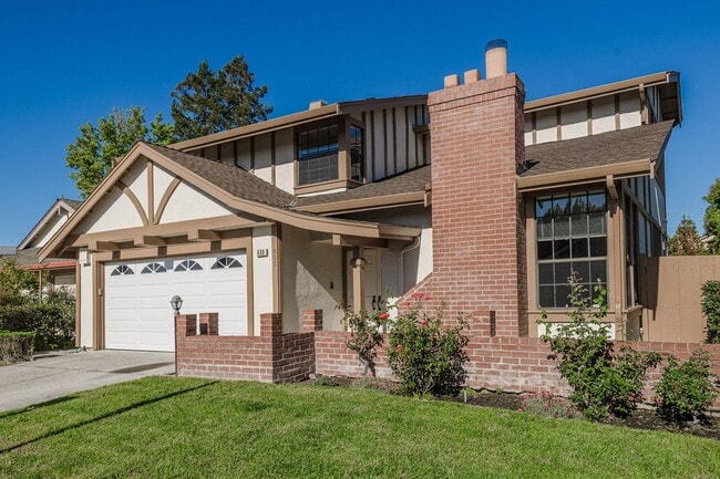 Large 4 Bedroom / 2.5 Bath House in Foster... - Large 4 Bedroom / 2.5 Bath House in Foster...