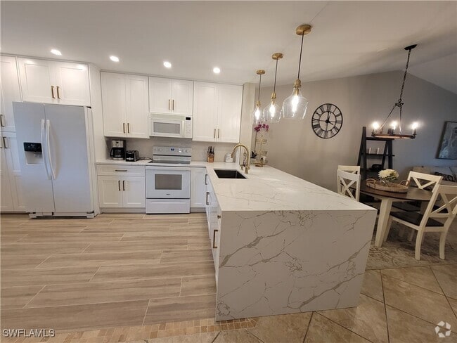 Building Photo - 7761 Jewel Ln Unit 204 Rental