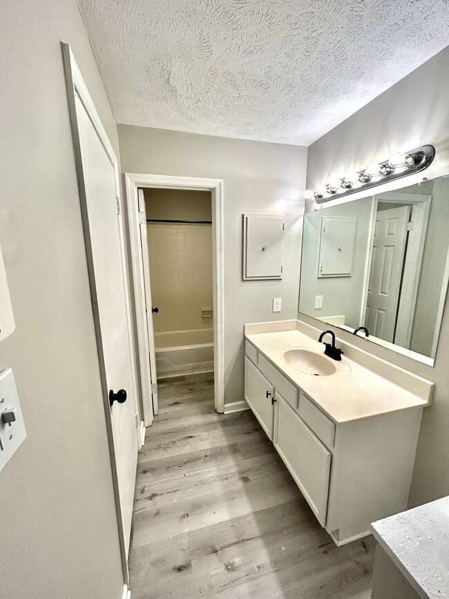 Photo - Claremont Hills