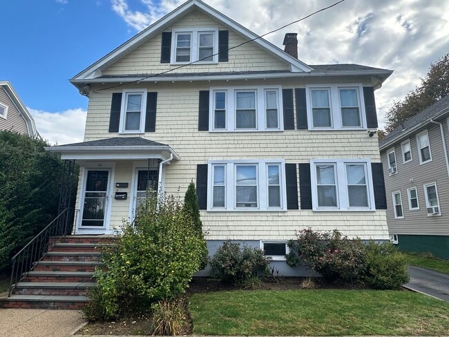 Building Photo - 12 Jeanette Ave Unit #1