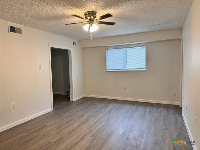 Photo - 1706 N Interstate 35 Apartment Unit 13