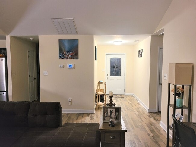 115 Bridgeport Dr