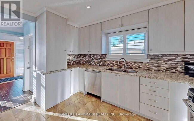 Photo - 381 Osiris Dr