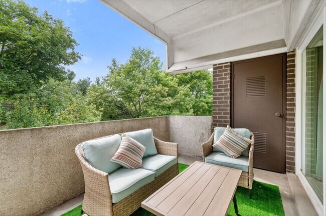 Photo - 2403 Charlemagne Cir