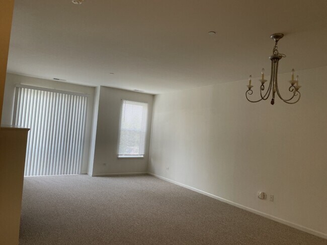 Photo - 1914 Farnsworth Ln Unit 104