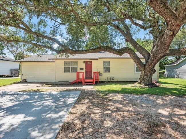 Building Photo - 212 N Shady Oaks St Rental