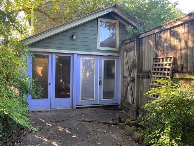 Photo - 706 E 13th 1/2 St Casa