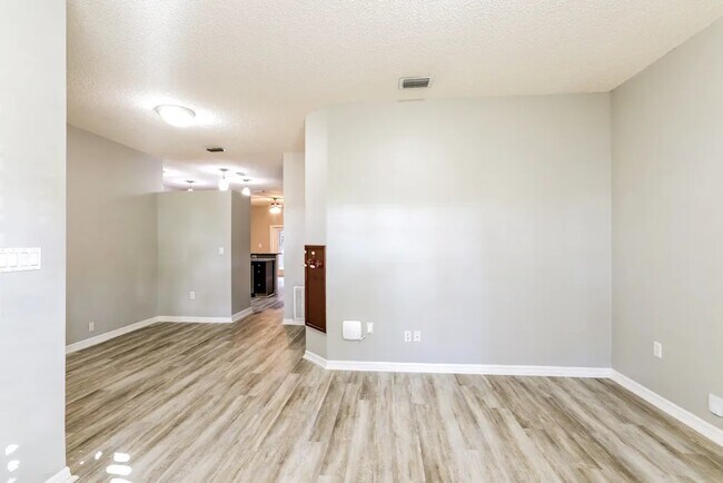 Photo - 6296 Lauderdale St