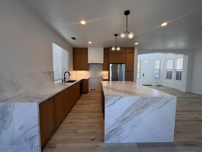 Charming Two-Story Home in Oceanside with ... - Charming Two-Story Home in Oceanside with ...