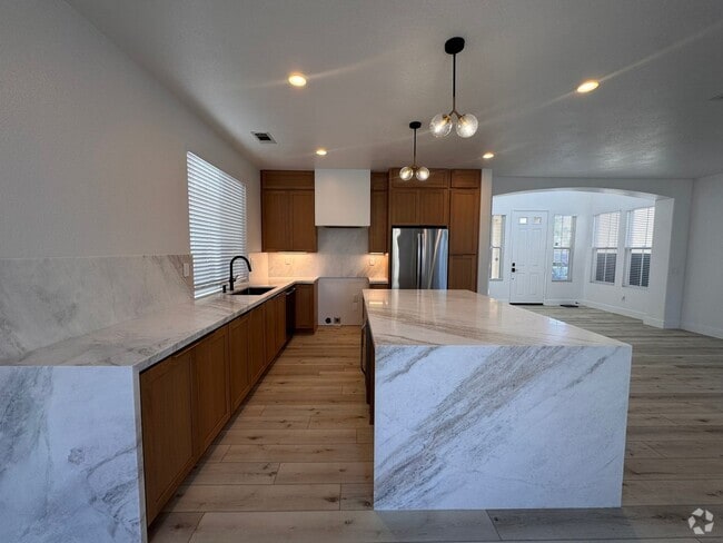 Building Photo - Newly Renovated Modern 3-Bedroom Home with...