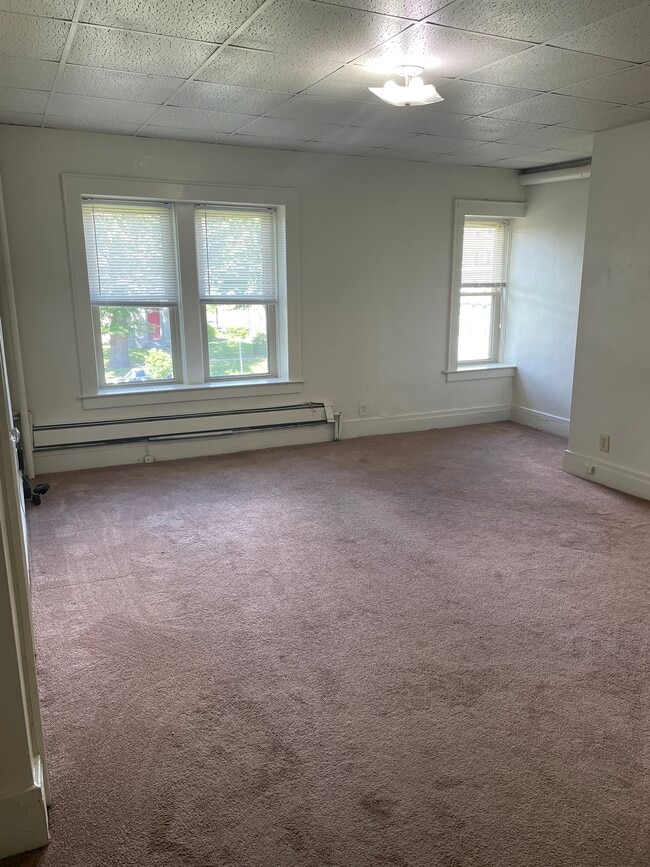 Photo - 502 University Apartments