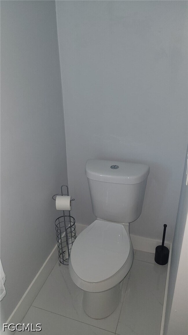 Photo - 653 Foxchase Dr