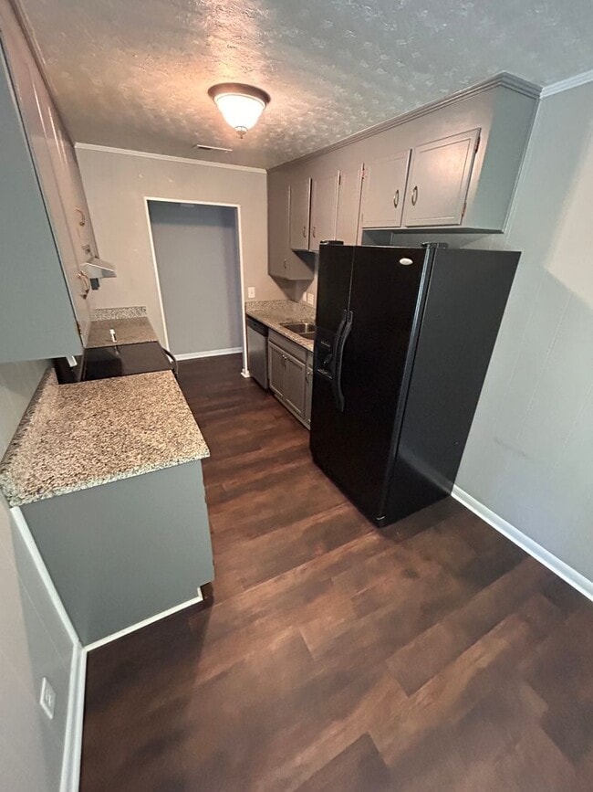Photo - 302 Briarhill Rd