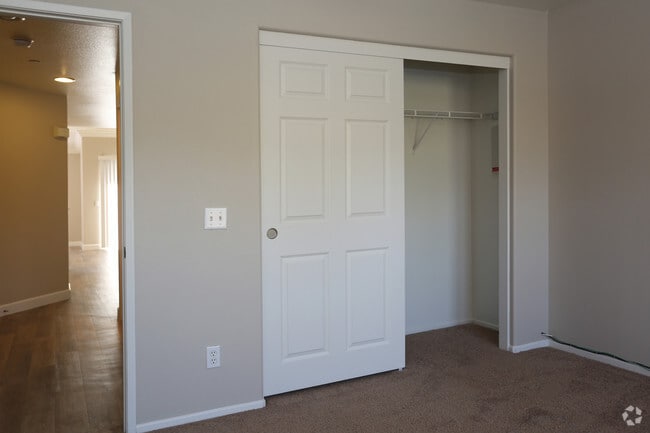 2 BR, 2 BA - Serena