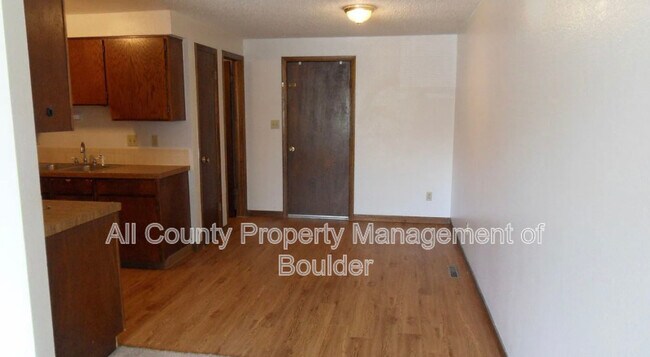 Photo - 1341 Emery St