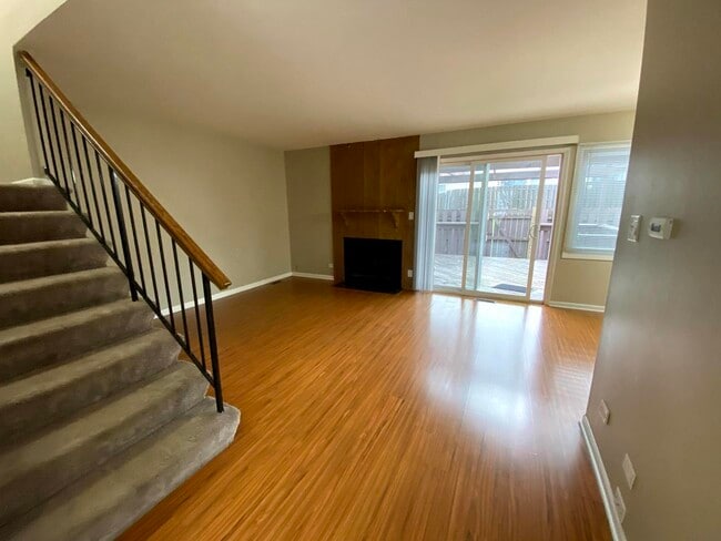 Photo - 1987 Franklin Pl