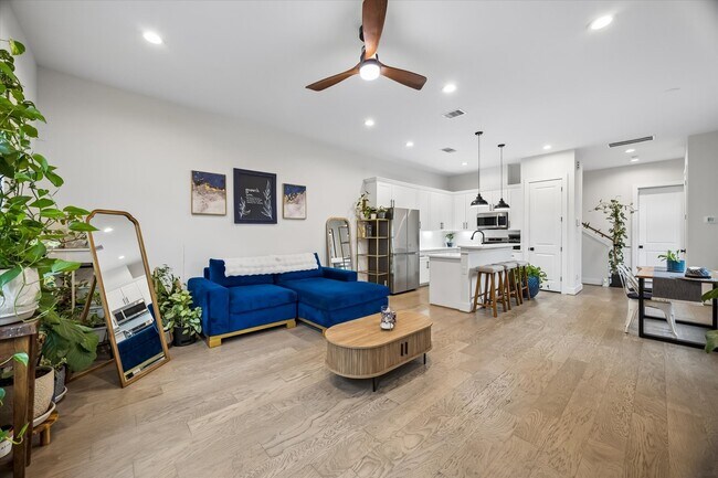 2625 Paul Quinn St