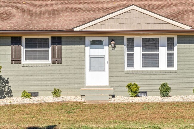 Photo - 3 Bedroom Home For Rent in Sango Area!