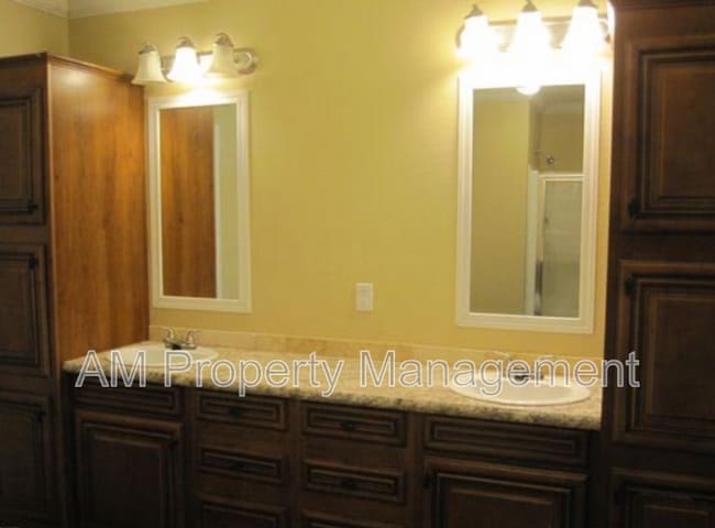 Photo - 758 Green Rd