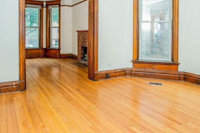 849 W Wellington Ave Unit 1