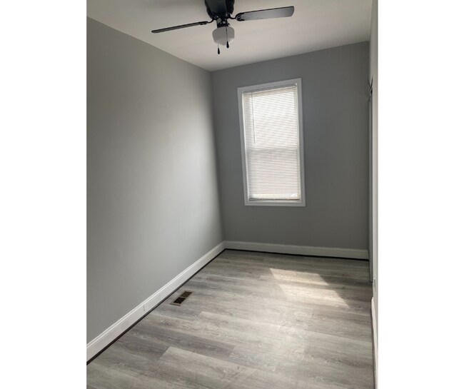 Photo - 1211 Poplar Grove St Unit BA Available W/Bath $850