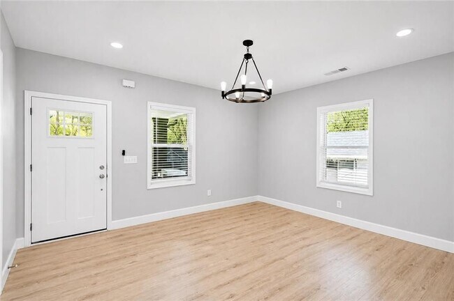 Photo - 2203 Wingate St SW