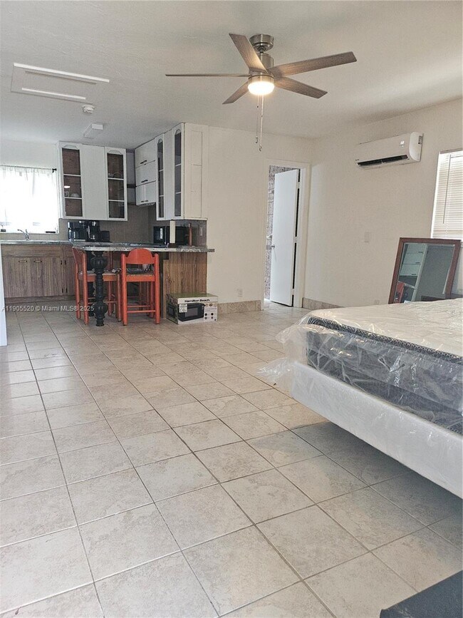 Photo - 305 SE 12th Ave Unit 2