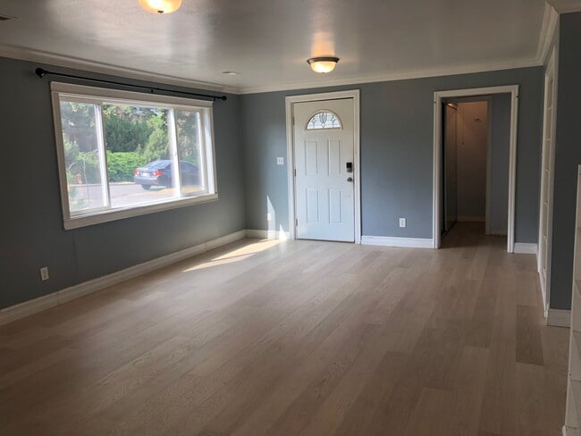 Photo - 620 SE McKenzie St