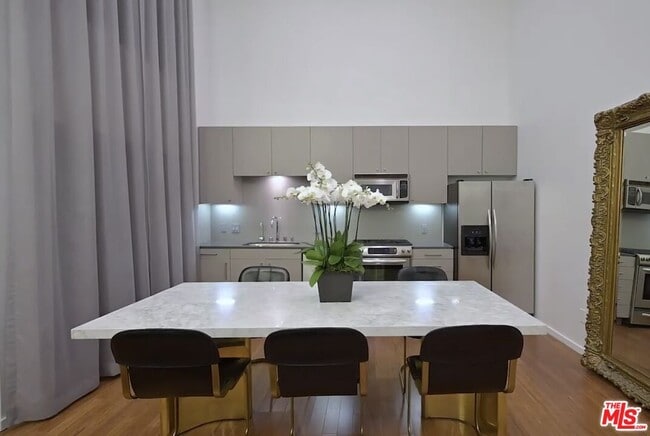 Photo - 7062 Hawthorn Ave Unidad A1