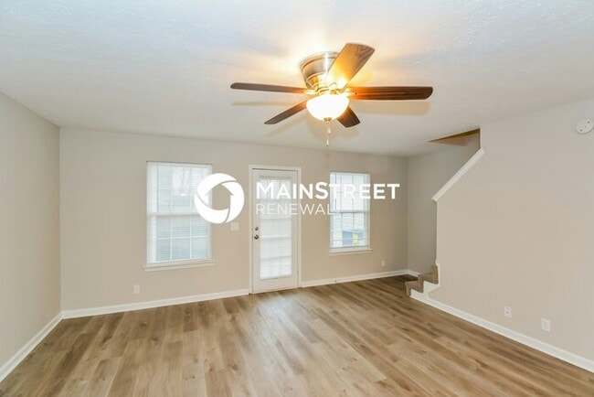 Photo - 2 Bedroom Pet-Friendly Home in La Vergne, TN with Main Street Renewal