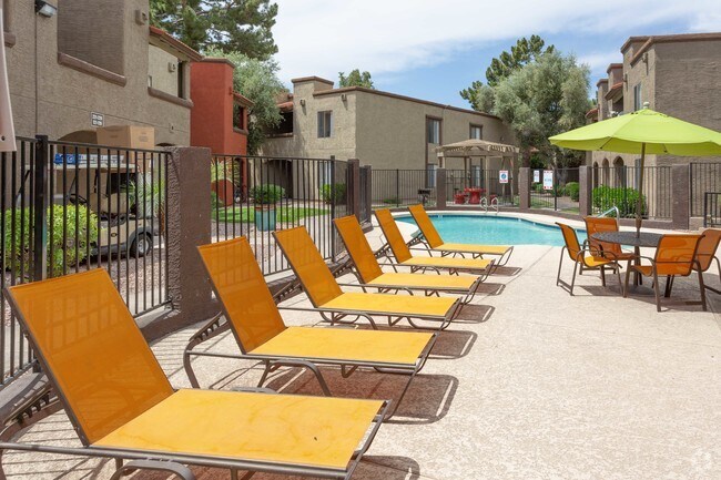 Photo - Glen Oaks Apartments