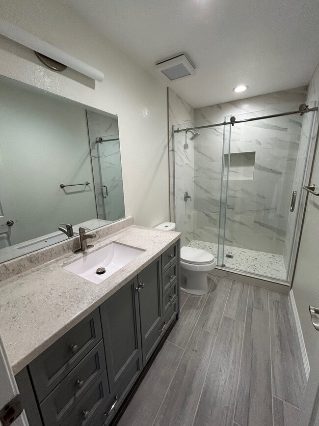 Photo - 22707 Figueroa St Apartamentos