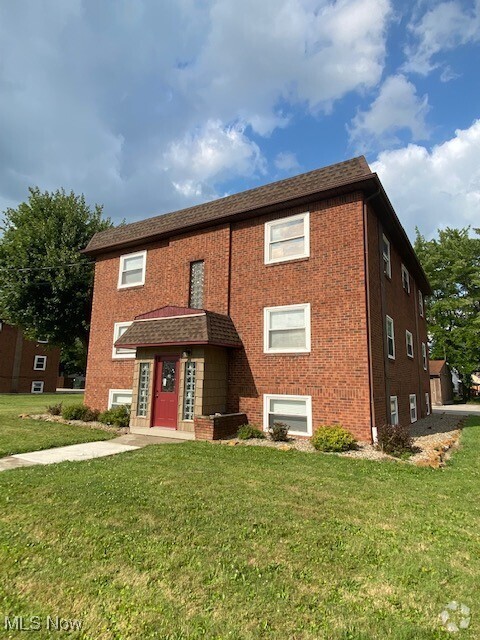 Building Photo - 1810 Mahoning Ave NW Unit 6 Rental