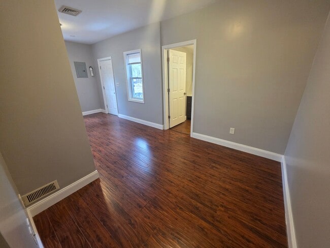 Photo - 2 Bed 1 Bath Apartment In Loch Sheldrake Unit 4