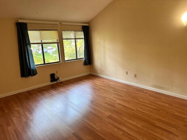 Master Bedroom - 520 Bankside Holw