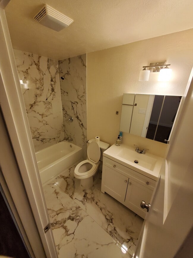 bath 1 (shared) - 8709 Miami Dr