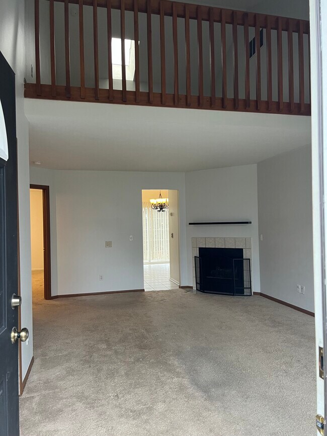 Photo - 1928 Eastbranch Cir NE