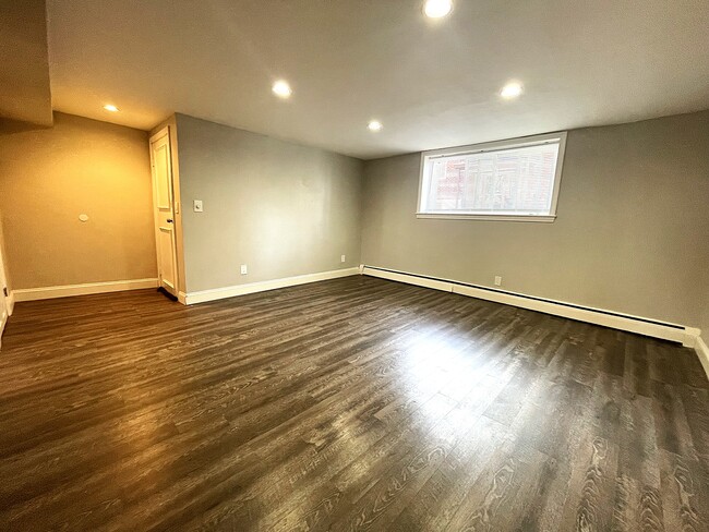 Building Photo - 8 Bryon Rd Unit 1