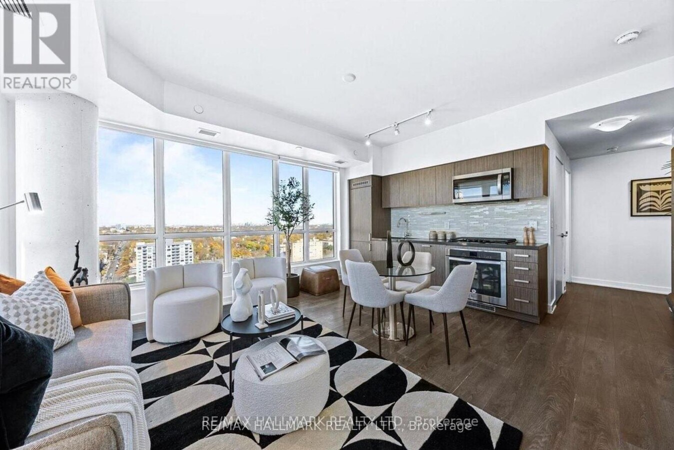 Photo - 501 St Clair Ave W Unité 1811